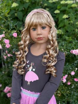 Preview: Julie von Monika Levenig - 122 cm - blond