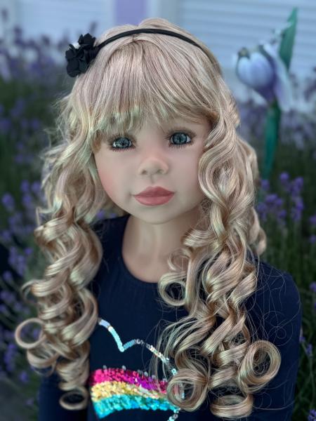 Marie von Monika Levenig - 122 cm - blond